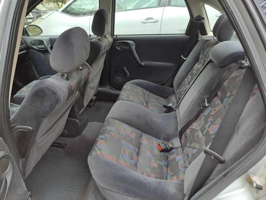 Продавам Опел Вектра Б