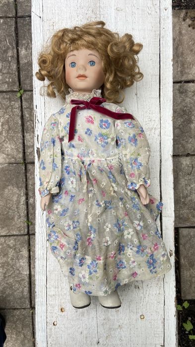 Vand papusa vintage cu marcaje