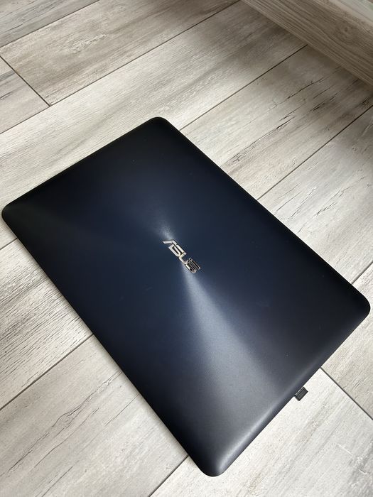 Laptop ASUS X556U
