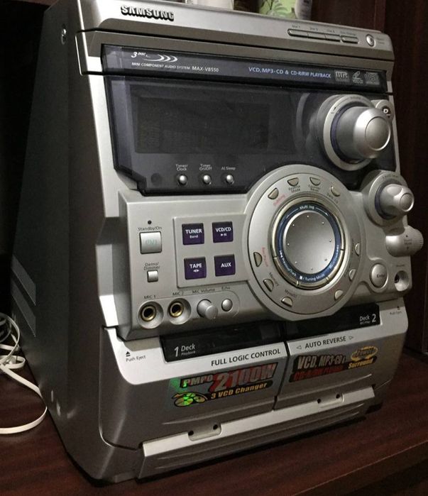 Продается музыкальный центр 700.000