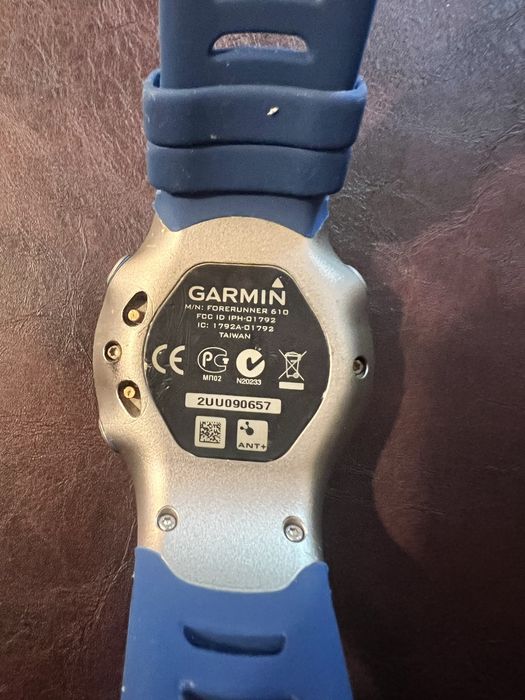Часовник Garmin forerunner 610 с колан за пулс Garmin HRM1B