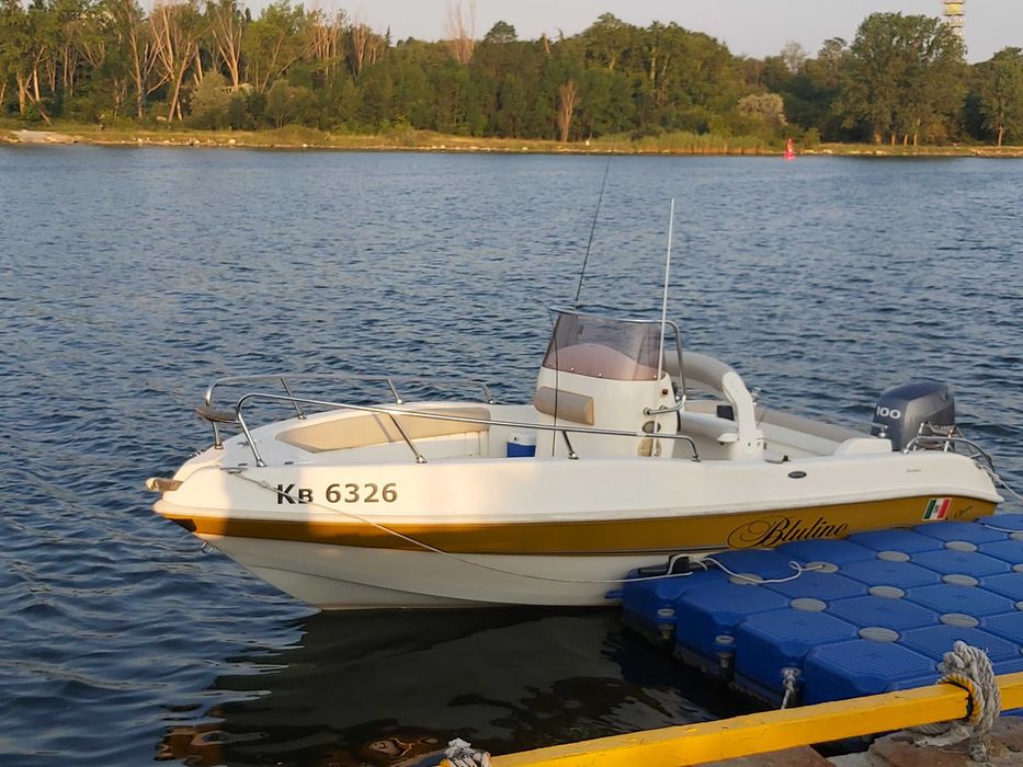 Продавам лодка Bluline 5,5 метра 100 кс 4Т, регистрирана 5 мили