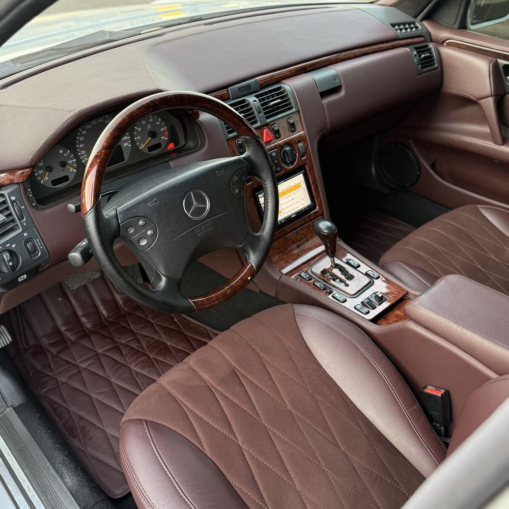 Mercedes benz w210 E55 sotiladi yoki barter