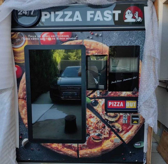 ЧИСТО НОВА Машина за пица вендинг автомат за пици Pizza Robot Pro
