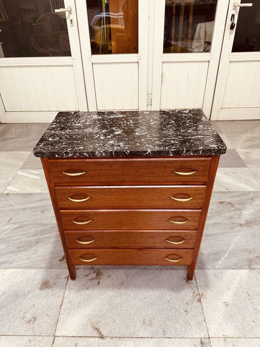 Ретро скрин с мраморен плот – стил Mid-Century Modern