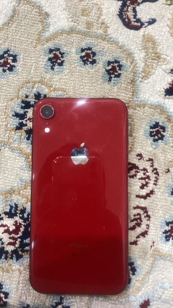 iPhone XR.       .