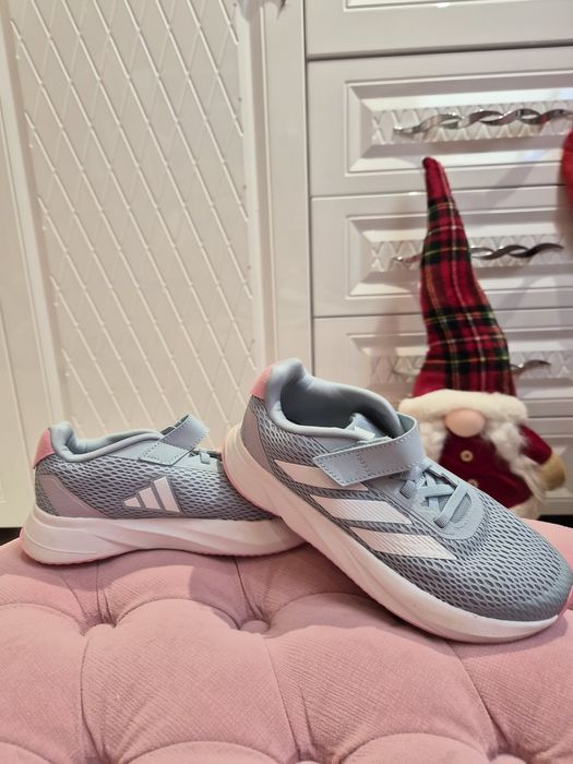 Продавам маратонки за момиче