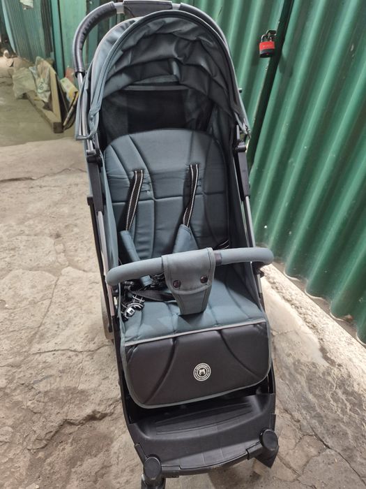 Продам прогулочную коляску