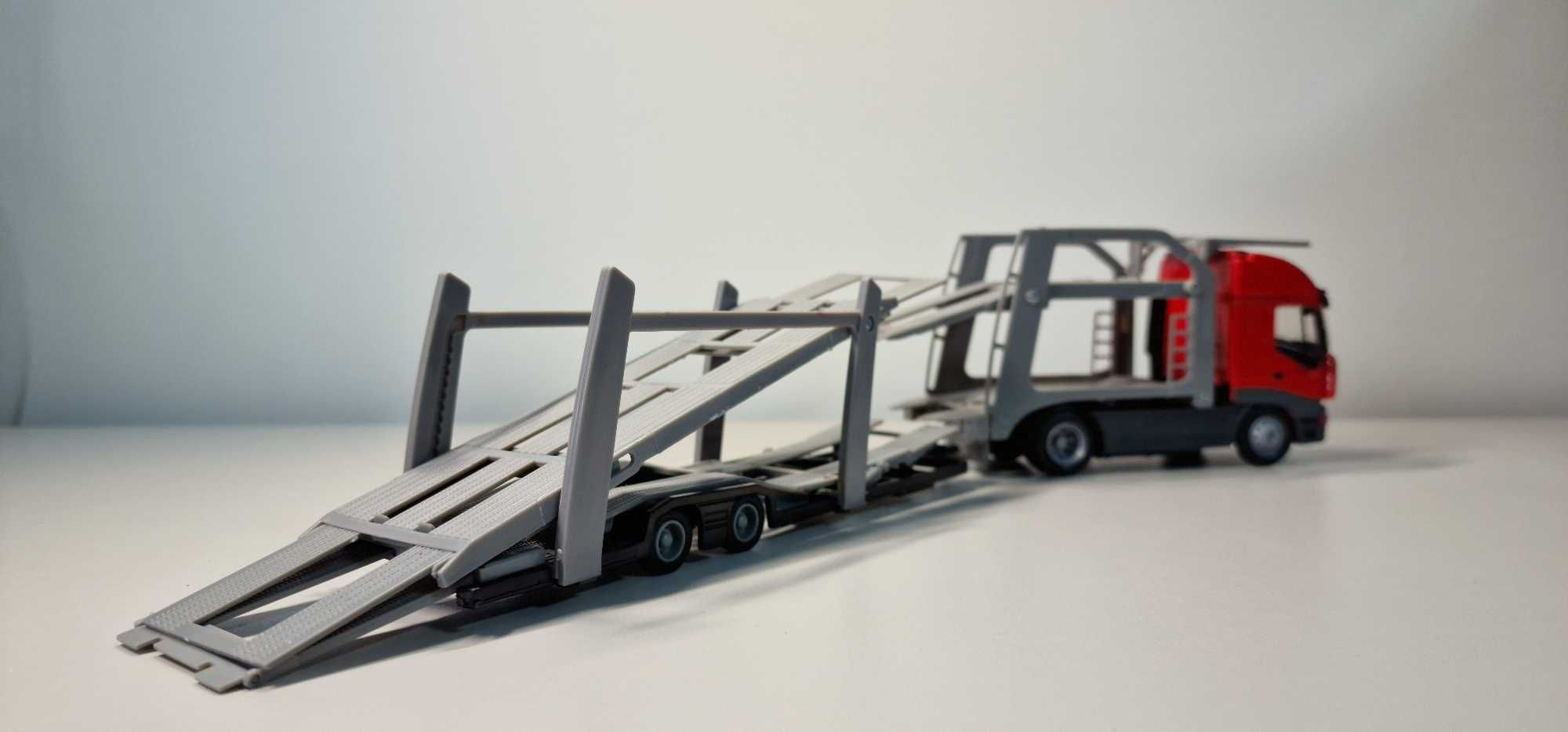 Transportor camion Iveco Stralis + 6 Fiat Idea, scara 1:43, 40 cm lung