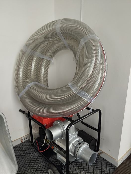 Мотопомпа четырехтактный, бензиновый.