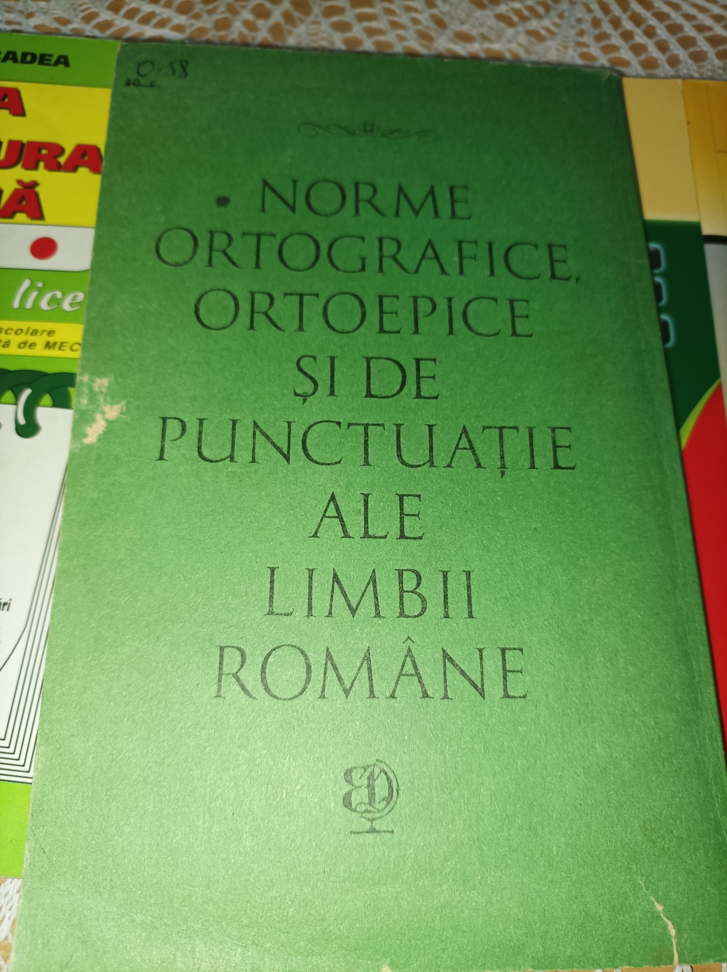 Lot dictionare Limba romana + 2 memoratoare matematica si fizica