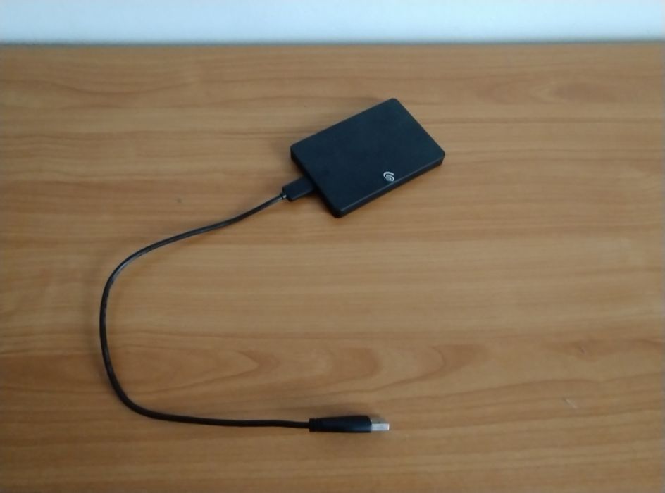 Vând PlayStation 4