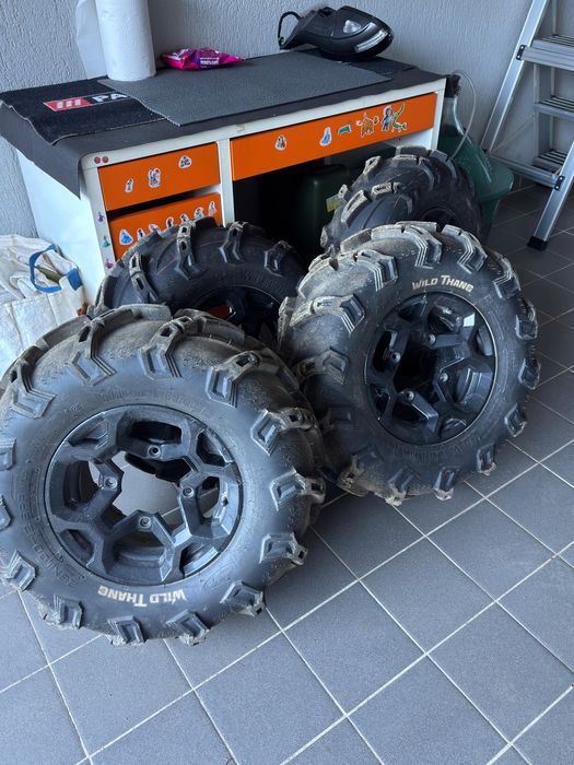 Set roți 12 ATV Can Am Outlander (jante + anv. CST Wild Thang)