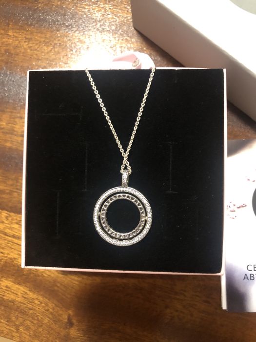 Ново сребърно колие Pandora, с въртящи се рингове