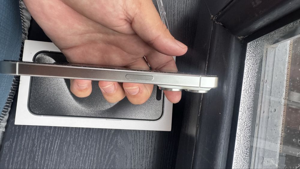 Iphone 15 pro 128 gb white titanium