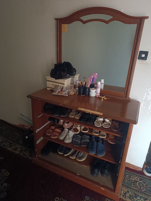 Mebel sotiladi srochna (Kelishamiz)