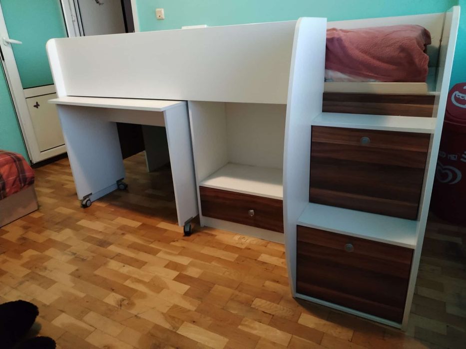 Детско легло с бюро