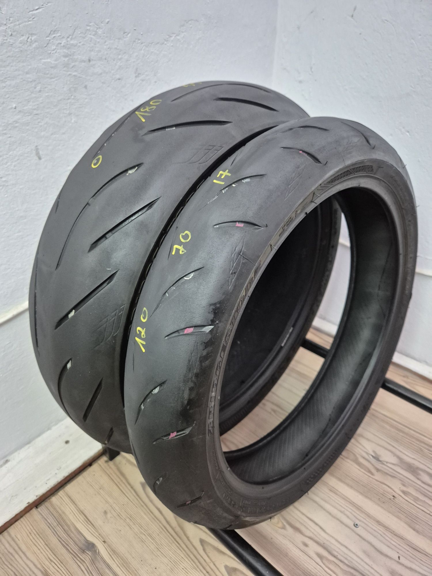 Set anvelope moto 120 70 17 cu 180 55 17 Bridgestone S21 dot 4721