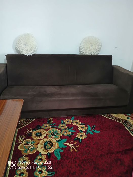 Divan xolati zor xich qati sinmagan ezilmagan yaxwi turbdi