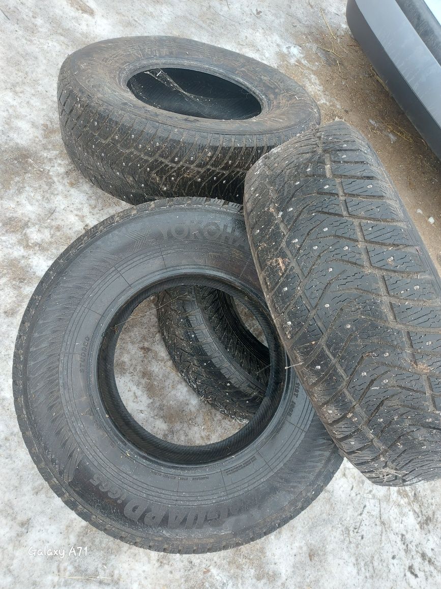 Продам зимнию резину Yokohama Ice Guard IG65 265/70 R16 112T