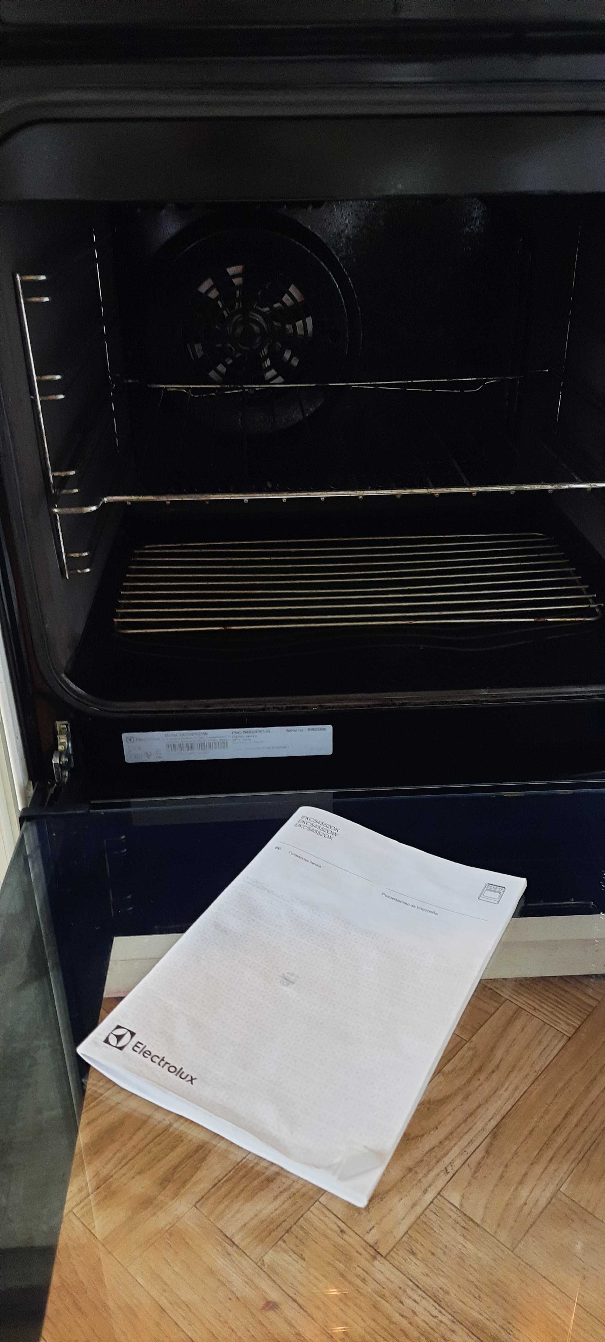 Ел. готварска печка Electrolux, модел EKC545520W, 4 нагревни зони