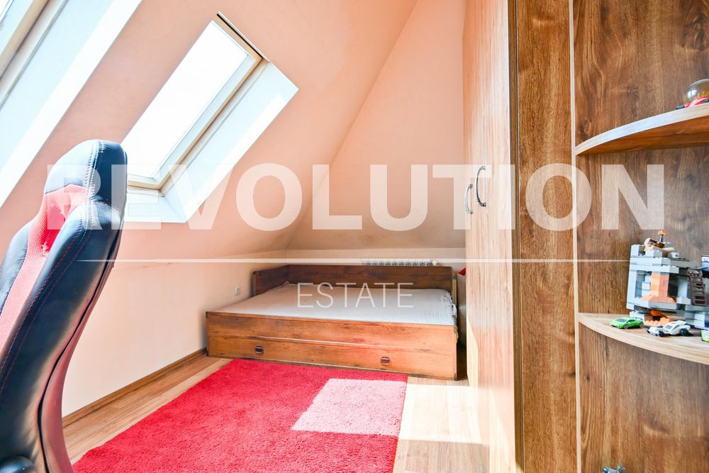 Дава се под наем Тристаен апартамент в София, Лозенец - 143 кв.м за 1000 € - Снимка #9