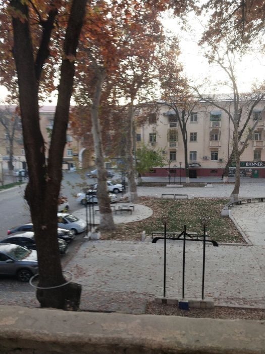 Продается квартира в центре ЧИРЧИКА