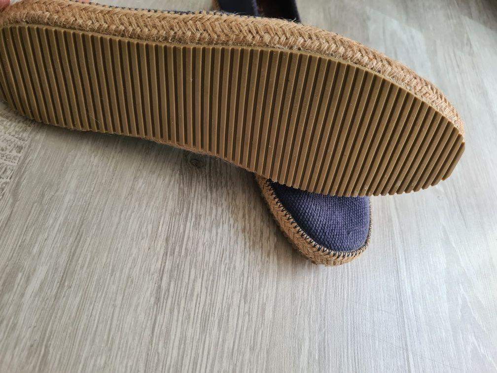 Маратонки Gabor 42, Апрески adidas 43 1/3, Еспадрили next 43