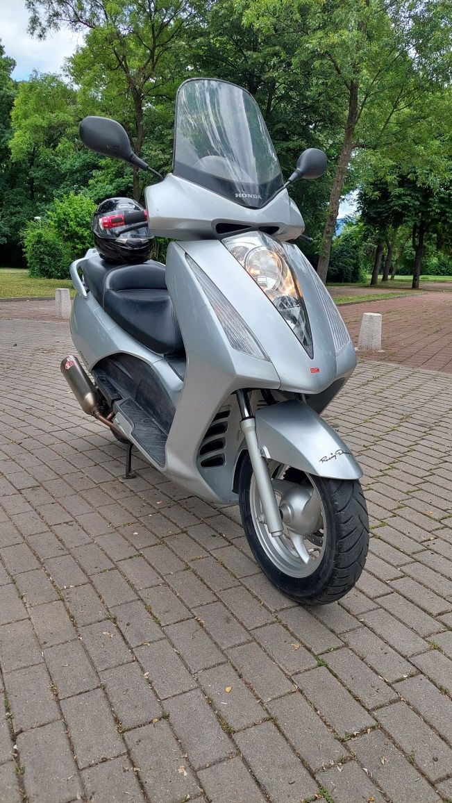 Honda Pantheon 150c  PGM-FI 4T
