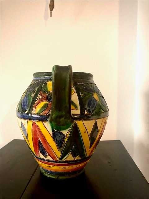 Ceramica veche din Italia, vas/cana.