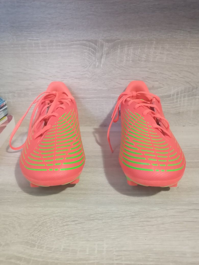 Футболни обувки номер 44  ADIDAS PREDATOR EDGE.4 FxG SOLRED