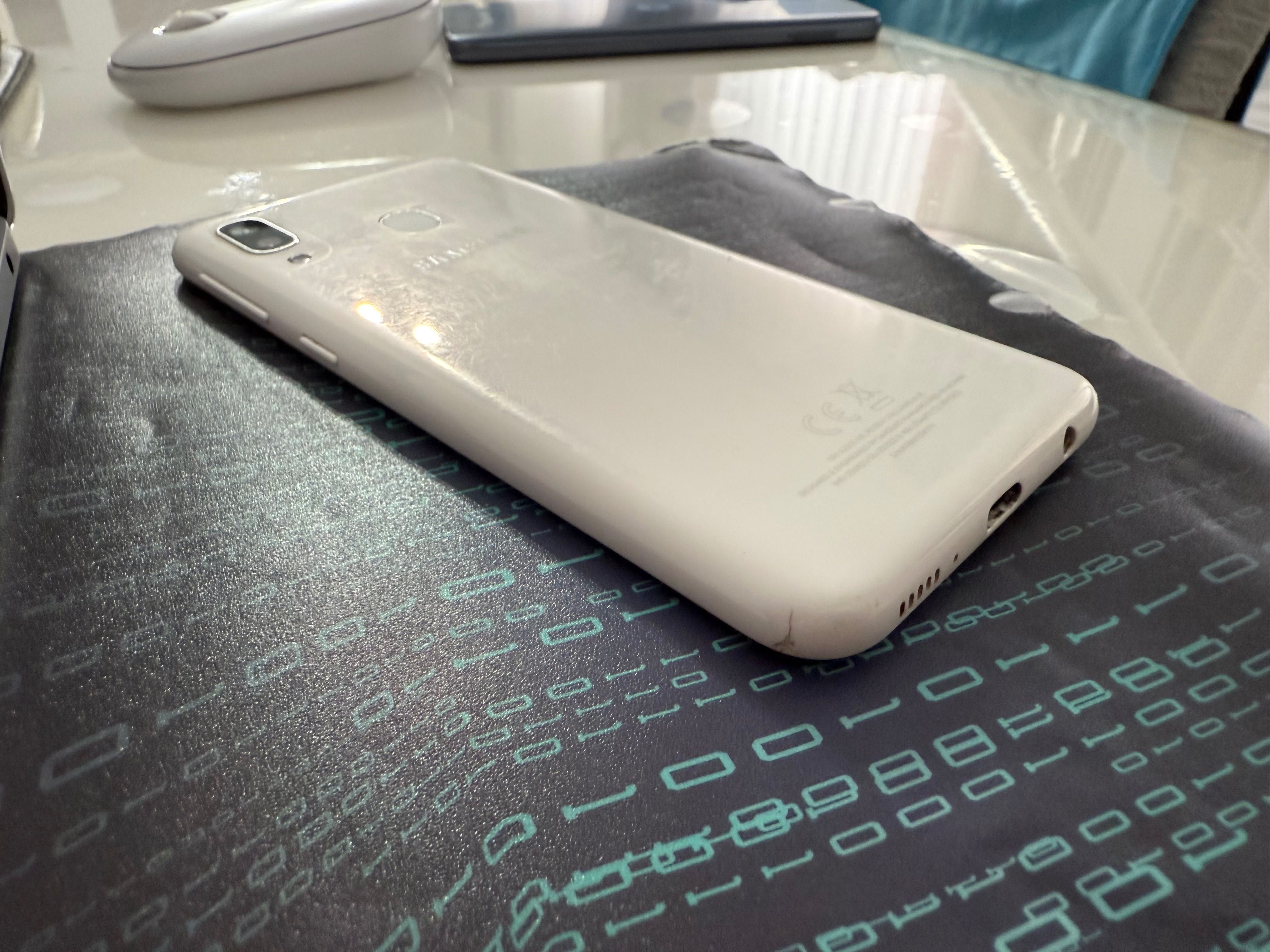 Samsung A20e  Самсунг