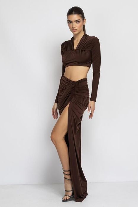 Cliche Сет от къса блуза и пола с набори в кафяво