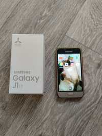 Продам смартфон Samsung J1