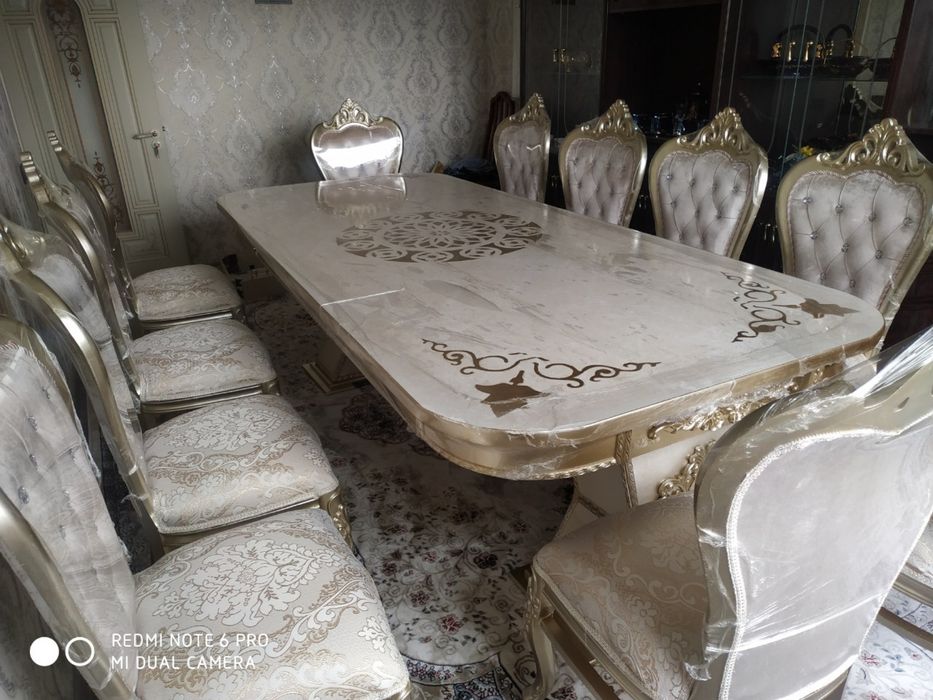 Мебел стол и стуля