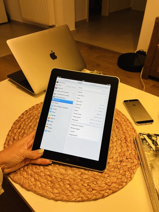 Vând iPad (prima generație) 32 GB