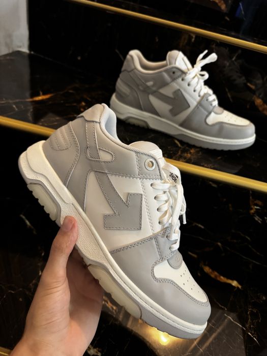 Off white out of office 44