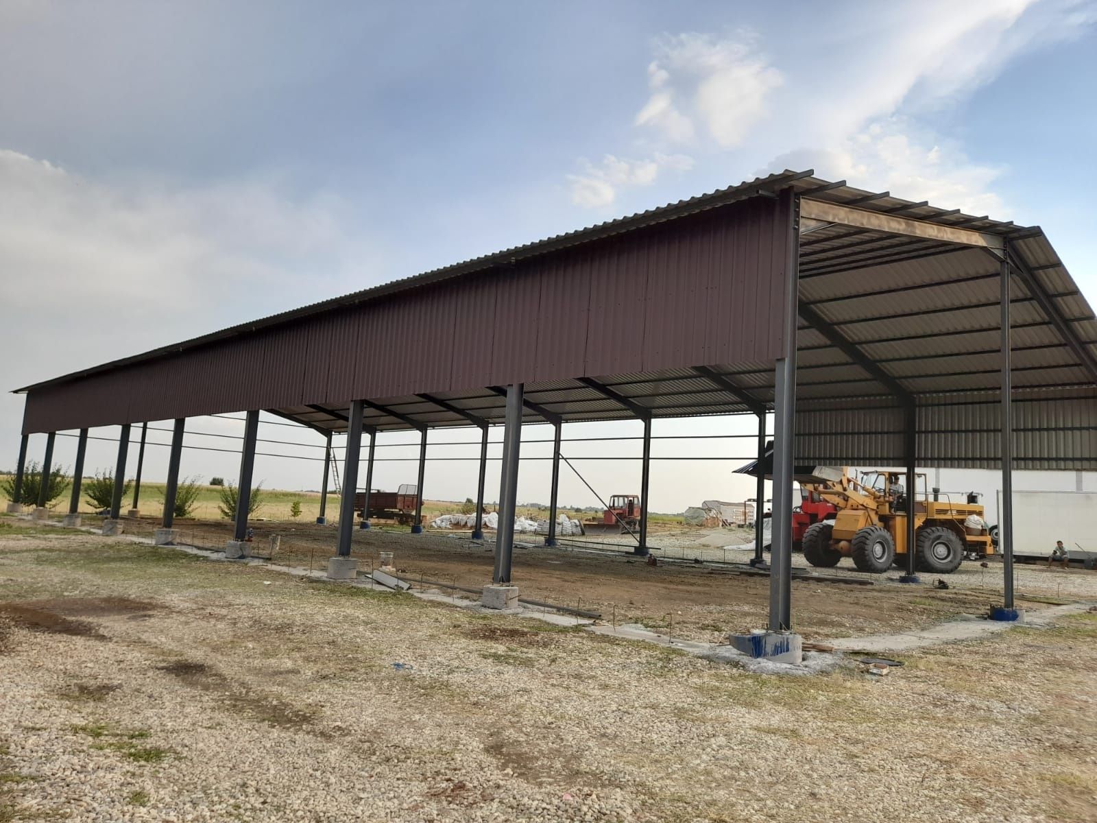 Structuri si hale metalice complete