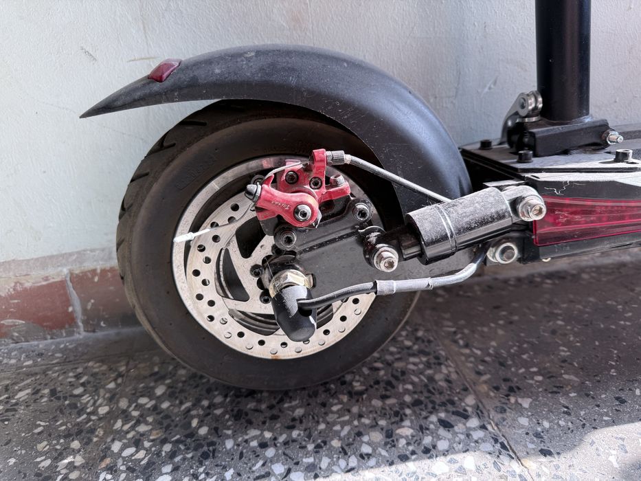 Продавам тротинетка Sikon със седалка 35км - 700лв