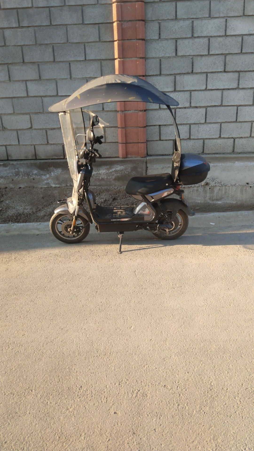 Skuter largo motors