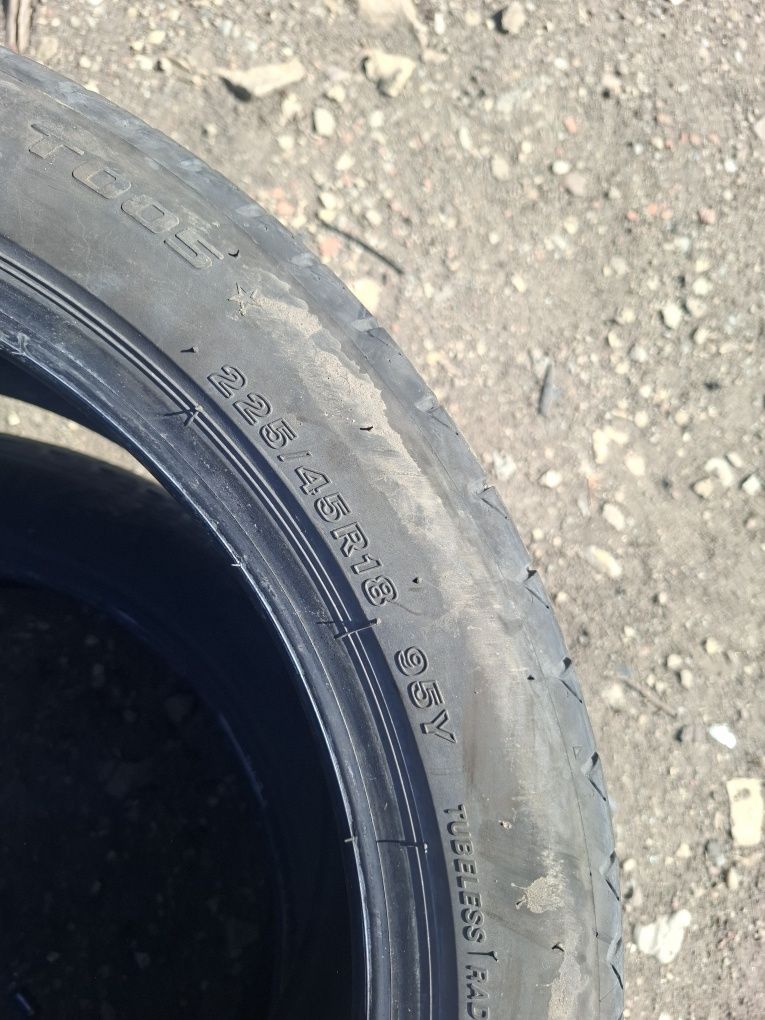 Vand 2 anvelope 225 45 18 brigestone de vara bune dot 2020