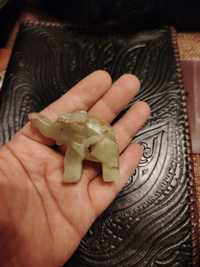 Фигурка из камня оникс слон