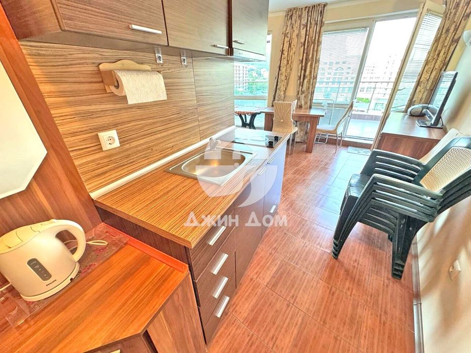 Продава се Двустаен апартамент в к.к. Слънчев бряг - 54 кв.м за 1241 €/кв.м - Снимка #2