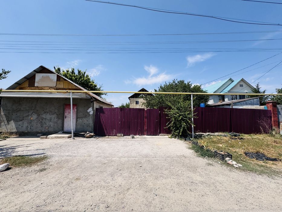Продается: 2-этажный дом + 3 времянки — Илийский район, село Жайнак