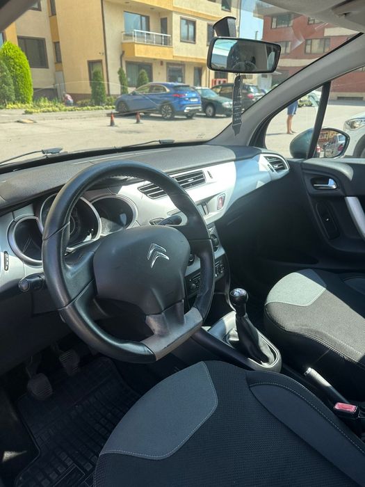 Продавам автомобил