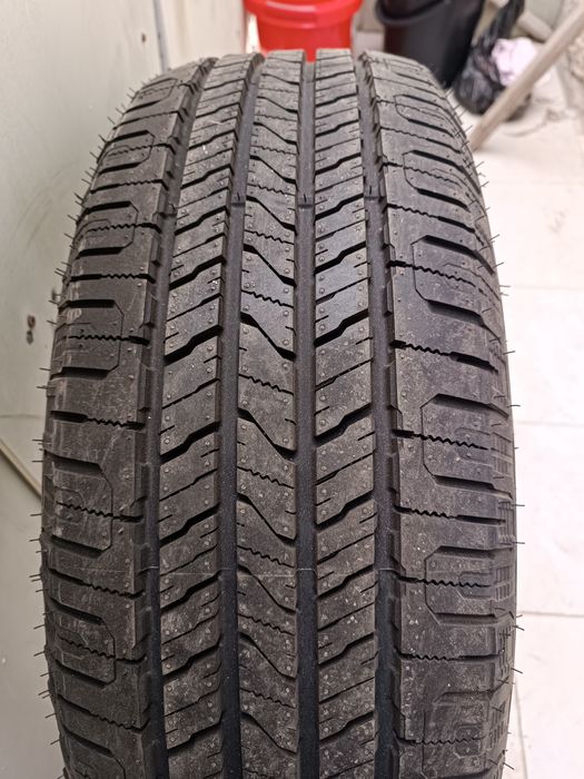 Шина  235 60 R18