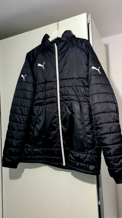 Vand geaca PUMA,ca și noua