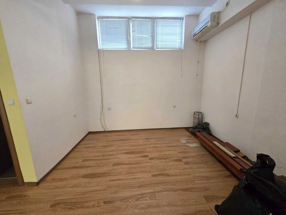 Продава се Офис в Разлог - 36 кв.м за 1445 €/кв.м - Снимка #2