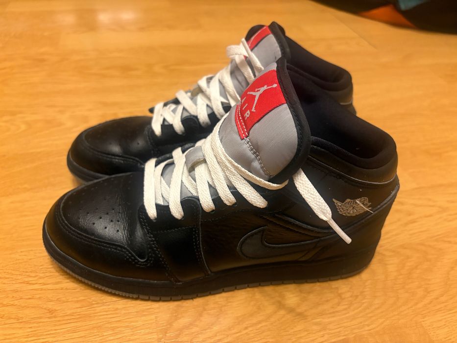 Vând adidași Jordan Air – mărimea 40