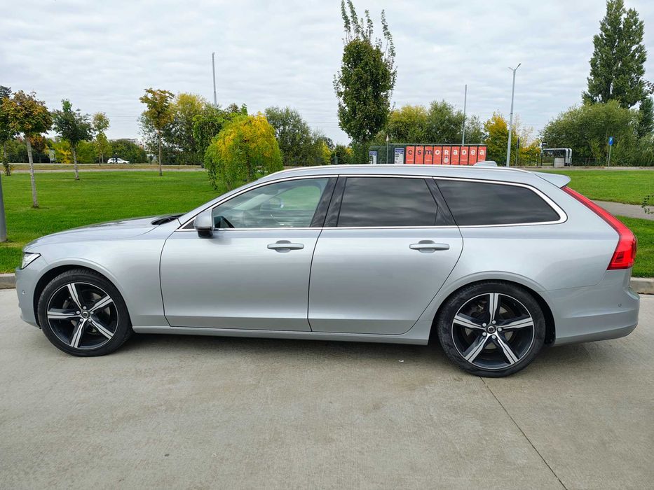 Volvo V90 D4 Momentum